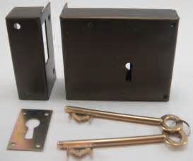 CERRADURA 102A-12/D ILARGI